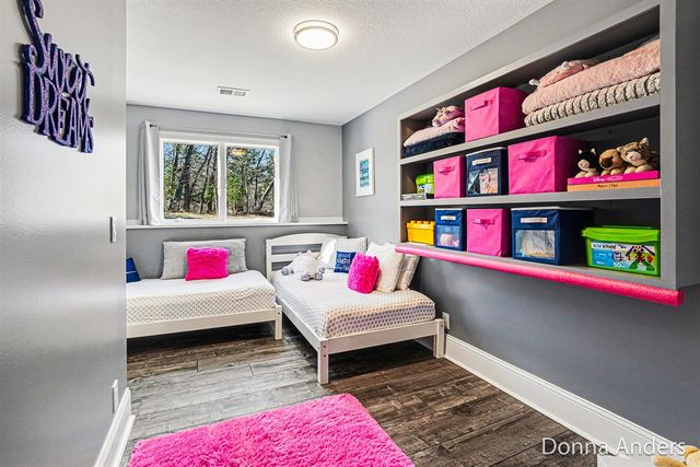 17595 Park Place Circle, Spring Lake, MI 49456