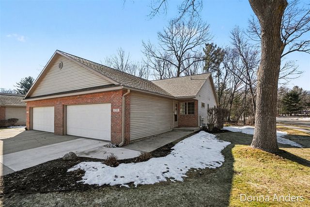 17595 Park Place Circle, Spring Lake, MI 49456