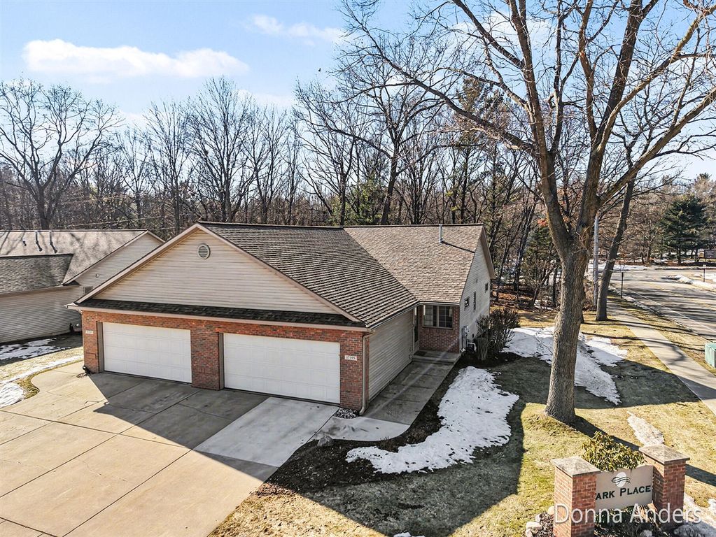 17595 Park Place Circle, Spring Lake, MI 49456