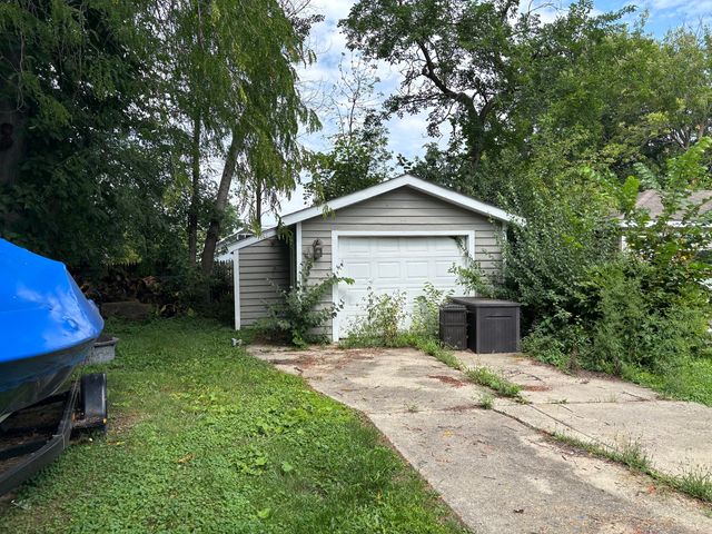 26426 W Grapevine Avenue, Antioch, IL 60002