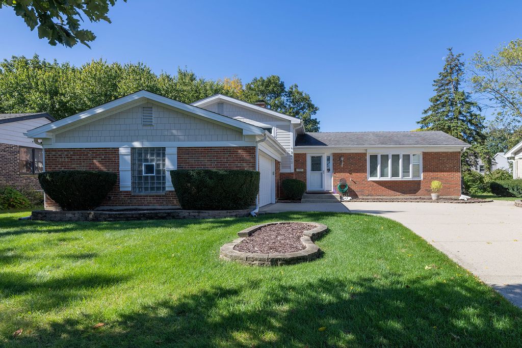2612 N Waterman Avenue, Arlington Heights, IL 60004 — exterior