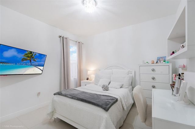 8723 NW 102nd Pl, Doral, FL 33178