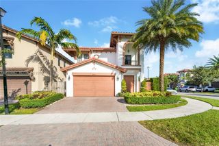 8723 NW 102nd Pl, Doral, FL 33178