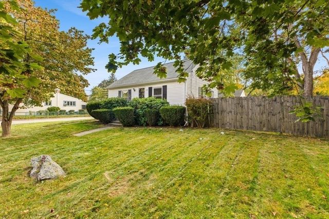26 Lamb St, Attleboro, MA 02703