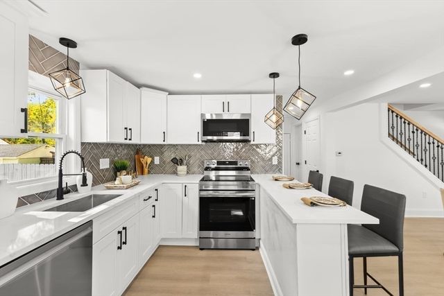26 Lamb St, Attleboro, MA 02703