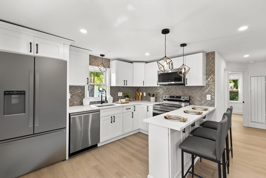 26 Lamb St, Attleboro, MA 02703
