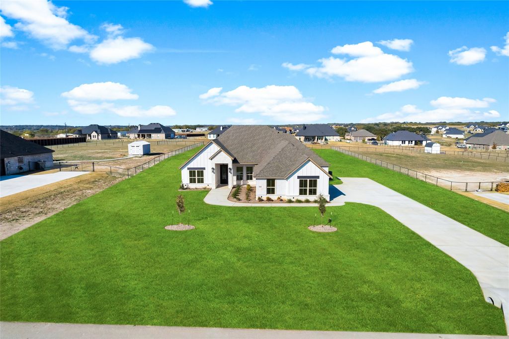 1061 Uplift Drive, Weatherford, TX 76087