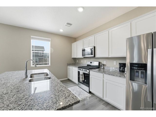 6047 N Halifax Ct, Aurora, CO 80019