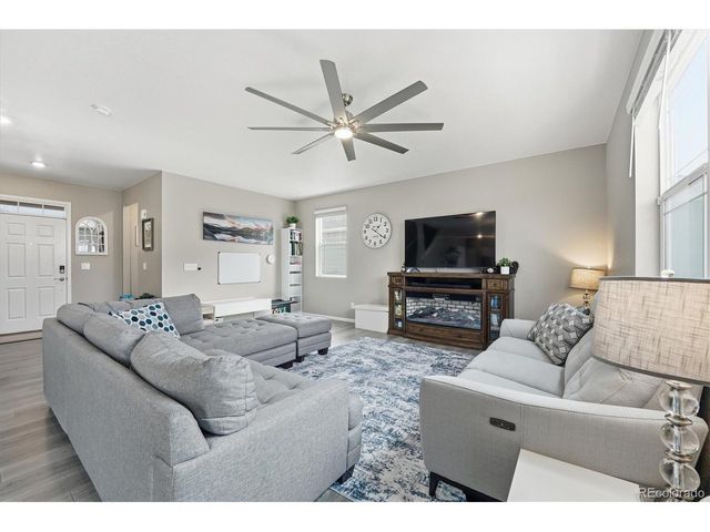 6047 N Halifax Ct, Aurora, CO 80019
