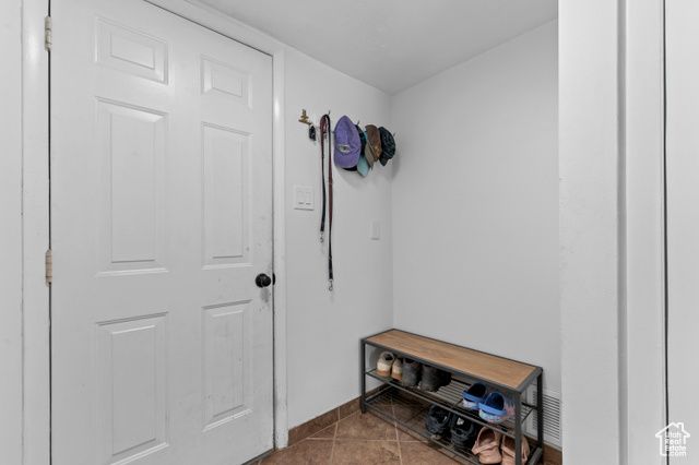 1616 E WATERS LN, Sandy, UT 84093