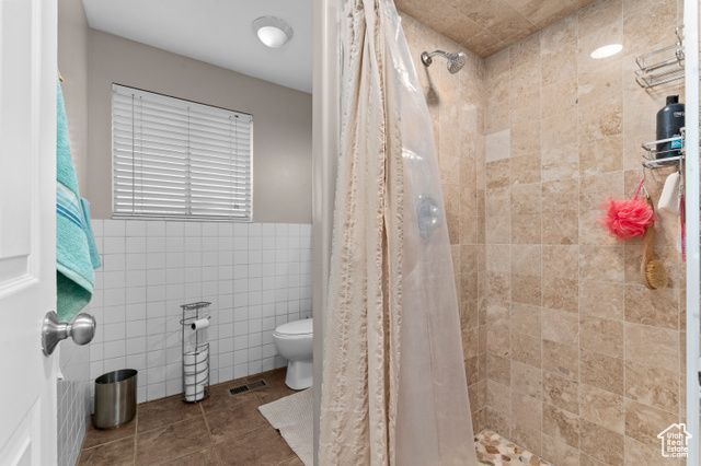 1616 E WATERS LN, Sandy, UT 84093