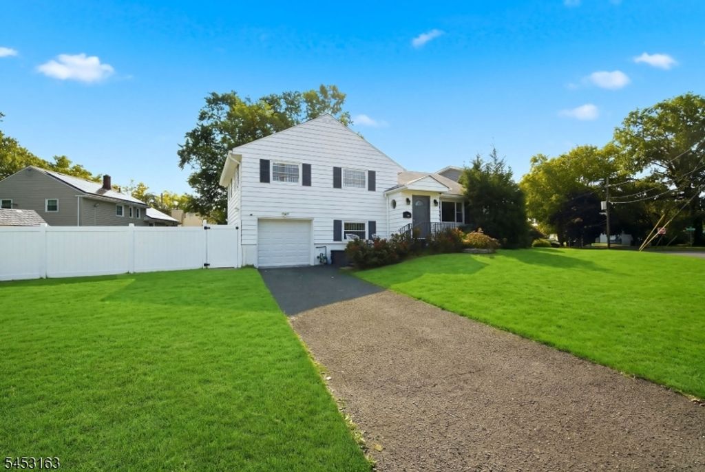 2020 N Stiles St, Linden City, NJ 07036 — photo 2