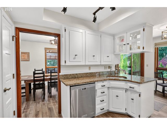 69238 E FAIRWAY Ave, Welches, OR 97067