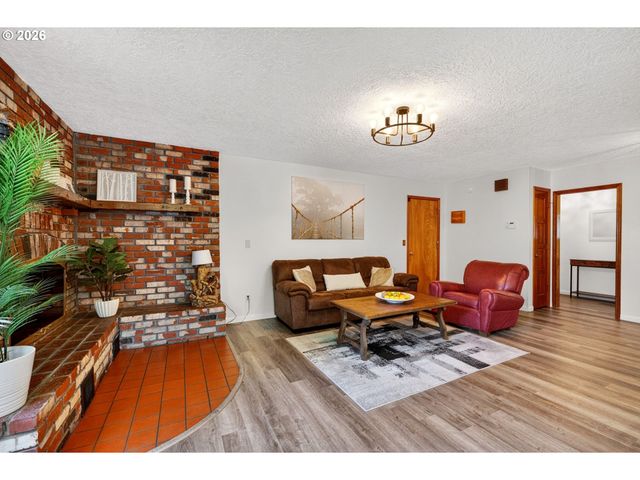 69238 E FAIRWAY Ave, Welches, OR 97067
