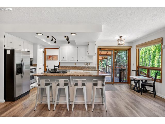 69238 E FAIRWAY Ave, Welches, OR 97067