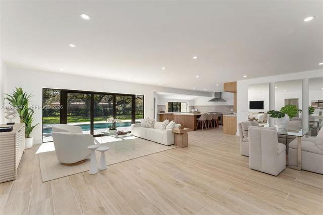 6650 SW 127th St, Pinecrest, FL 33156