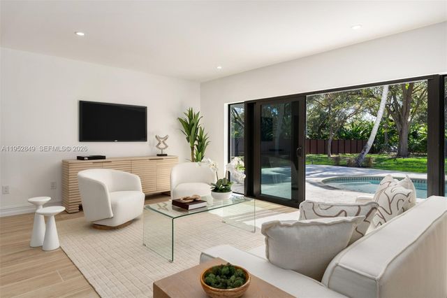 6650 SW 127th St, Pinecrest, FL 33156