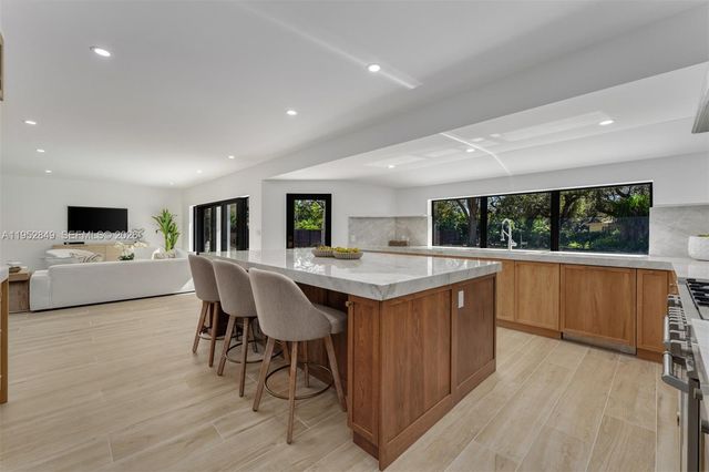 6650 SW 127th St, Pinecrest, FL 33156