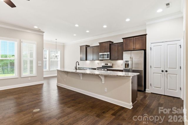 229 Hunters Hill Drive, Statesville, NC 28677
