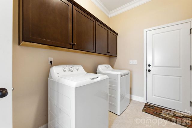 229 Hunters Hill Drive, Statesville, NC 28677