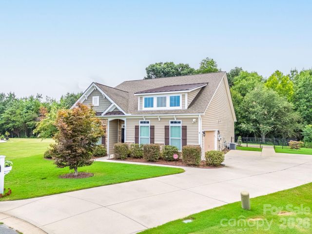 229 Hunters Hill Drive, Statesville, NC 28677