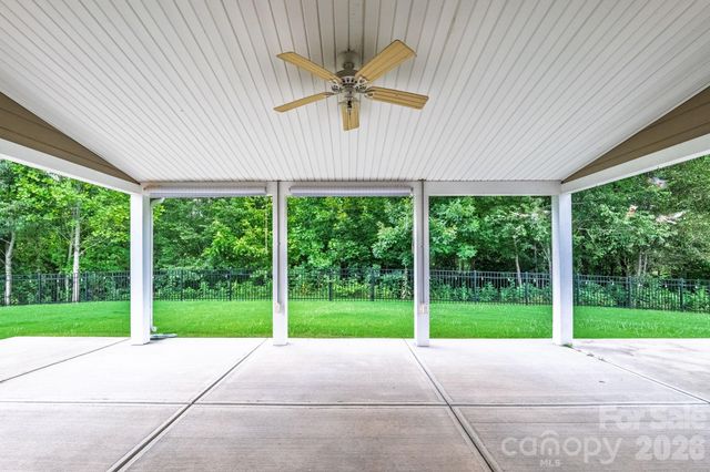 229 Hunters Hill Drive, Statesville, NC 28677