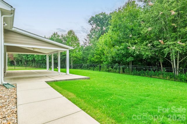 229 Hunters Hill Drive, Statesville, NC 28677