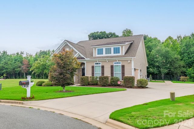 229 Hunters Hill Drive, Statesville, NC 28677