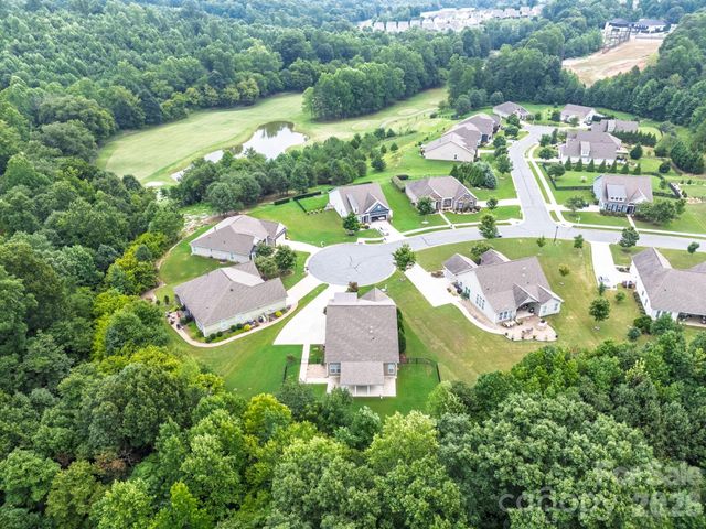 229 Hunters Hill Drive, Statesville, NC 28677