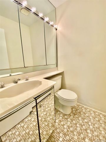 75 Greenway Close 1, Rye Brook, NY 10573