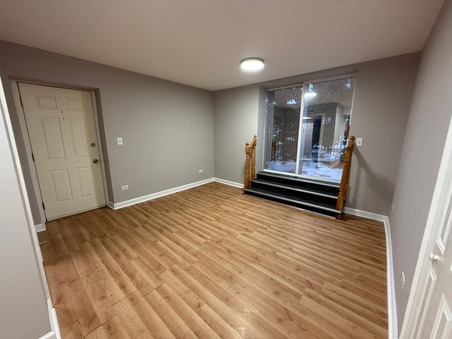 6954 N Greenview Avenue 100, Chicago, IL 60626