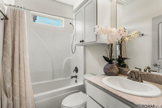 17604 Hoods Ridge Dr, Prairieville, LA 70769