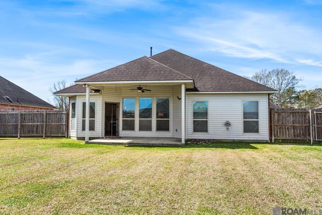 17604 Hoods Ridge Dr, Prairieville, LA 70769