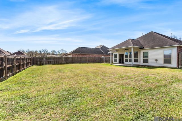 17604 Hoods Ridge Dr, Prairieville, LA 70769