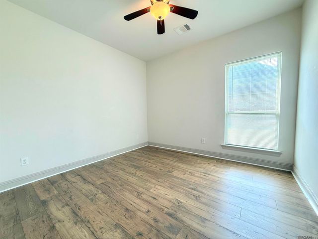 17604 Hoods Ridge Dr, Prairieville, LA 70769