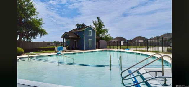 17604 Hoods Ridge Dr, Prairieville, LA 70769