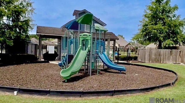 17604 Hoods Ridge Dr, Prairieville, LA 70769
