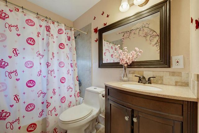 1525 W 17th Street, Riviera Beach, FL 33404