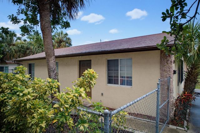 1525 W 17th Street, Riviera Beach, FL 33404