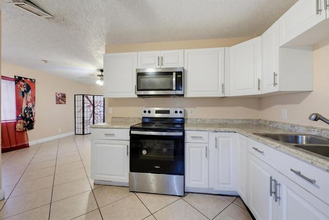 1525 W 17th Street, Riviera Beach, FL 33404