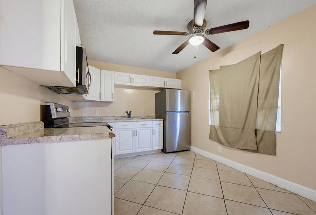 1525 W 17th Street, Riviera Beach, FL 33404