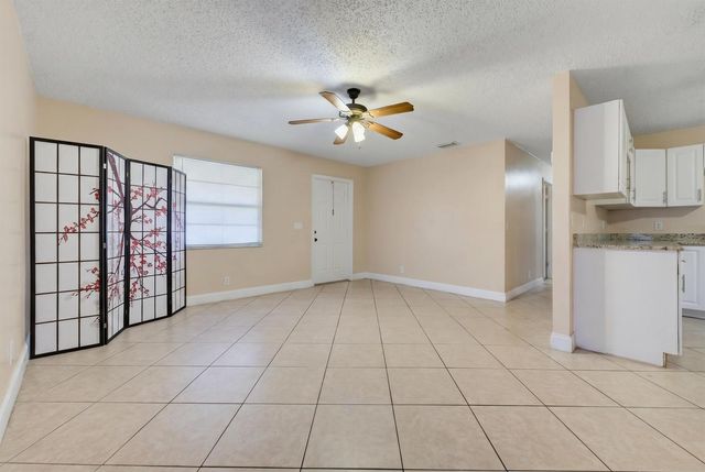 1525 W 17th Street, Riviera Beach, FL 33404