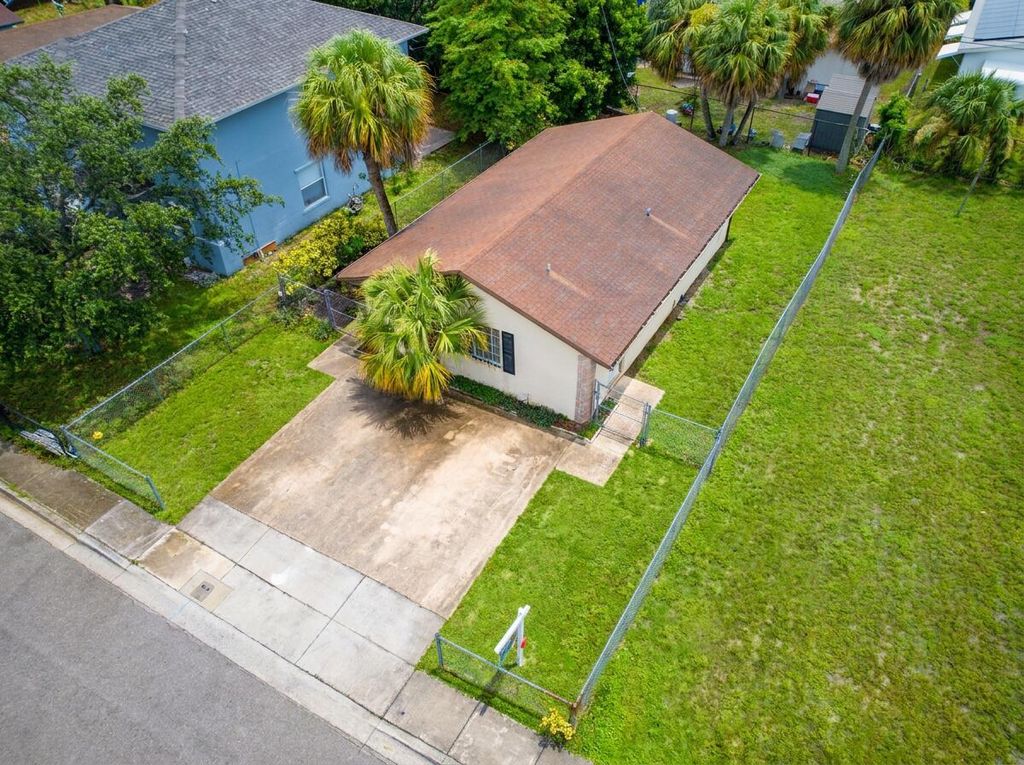 1525 W 17th Street, Riviera Beach, FL 33404