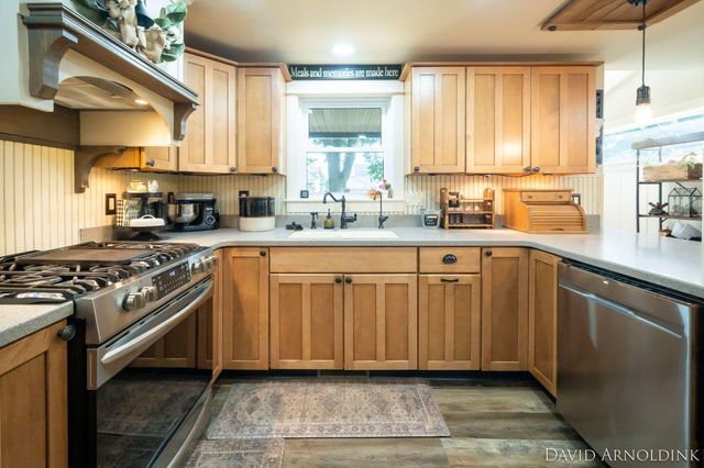 2325 Riley Court, Hudsonville, MI 49426
