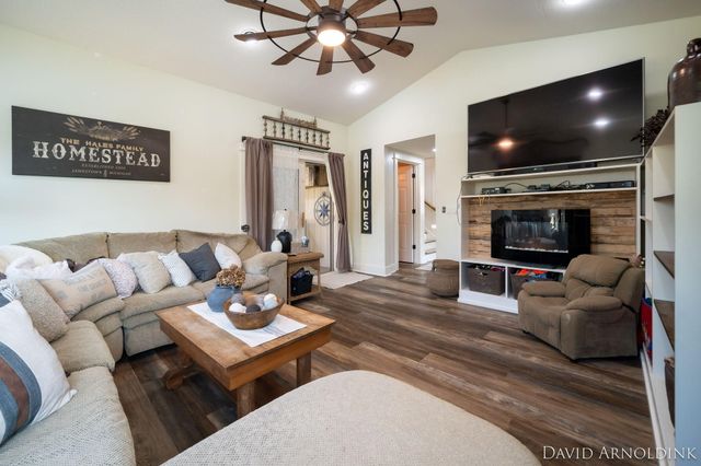 2325 Riley Court, Hudsonville, MI 49426