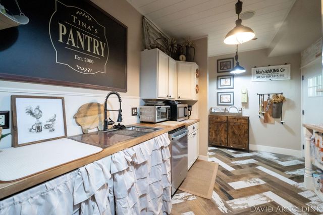 2325 Riley Court, Hudsonville, MI 49426