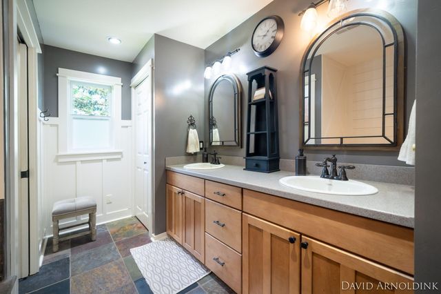 2325 Riley Court, Hudsonville, MI 49426