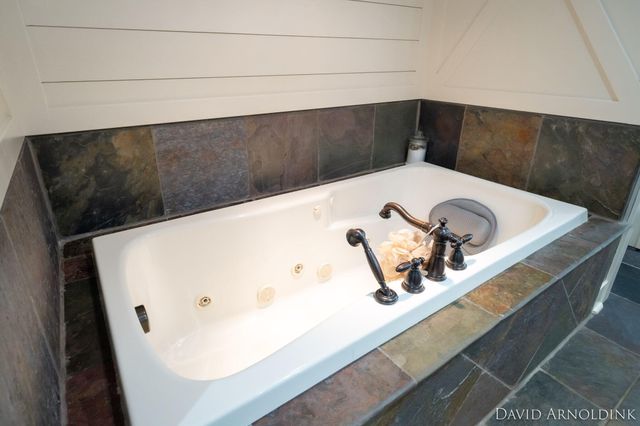 2325 Riley Court, Hudsonville, MI 49426