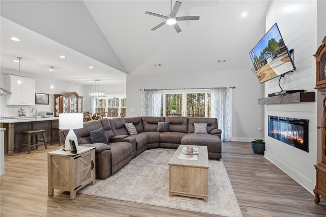 135 McAlister Road, West Union, SC 29696