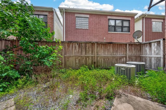 9829 Madeline Alyssa Court, Houston, TX 77025